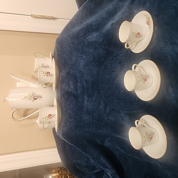 Source Unknown White Floral and Gold Dining Tea Set - Picture 1 of 5